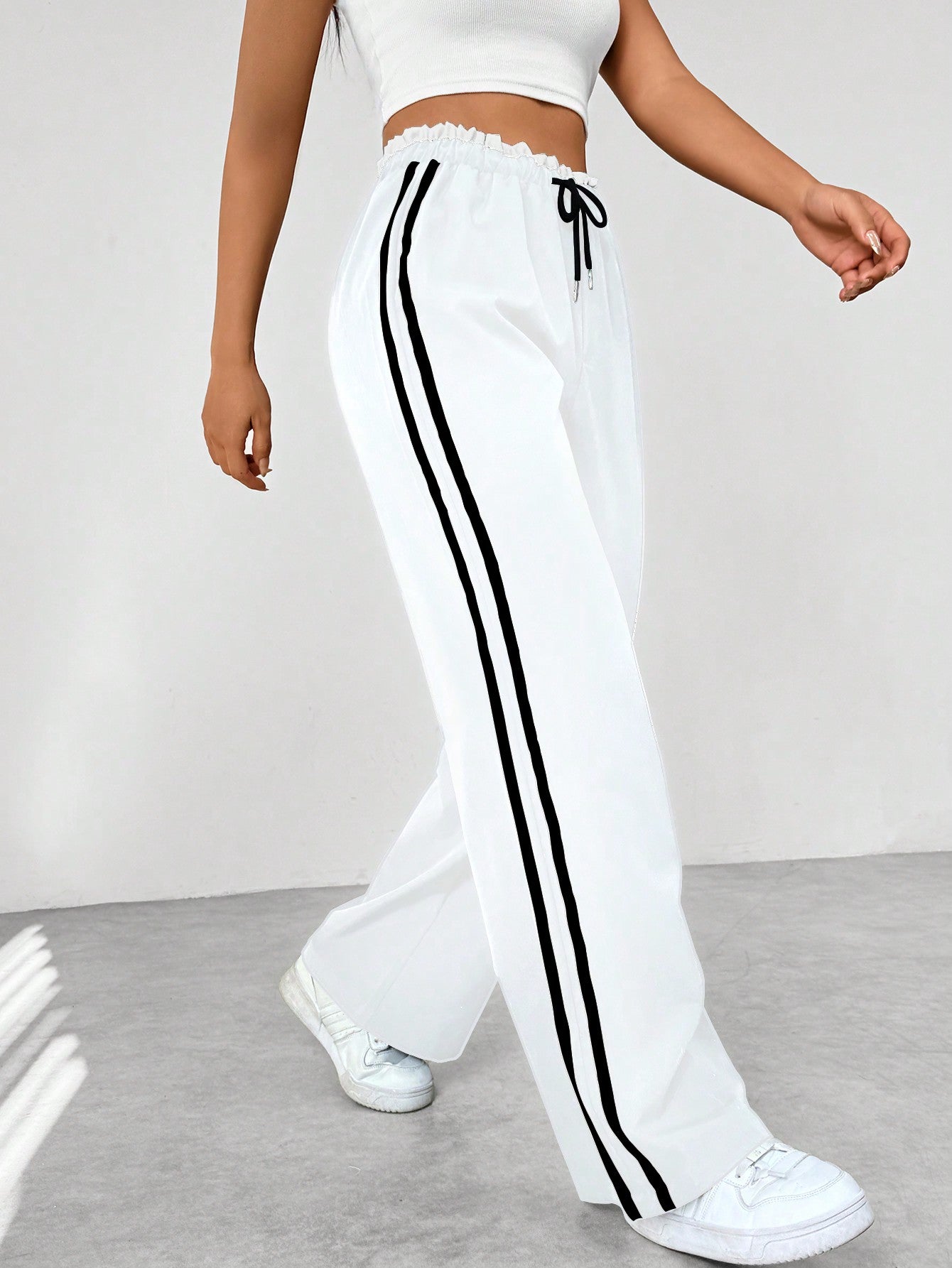 Sportive Wide-Leg Women’s Pants