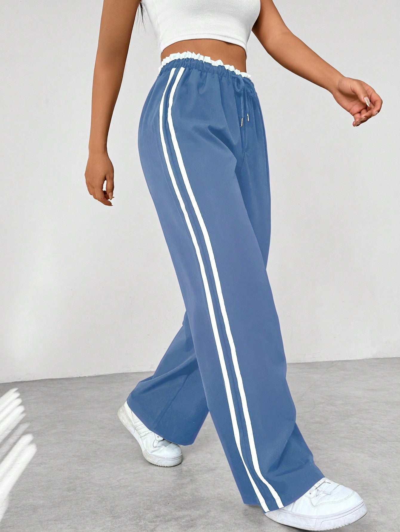 Sportive Wide-Leg Women’s Pants